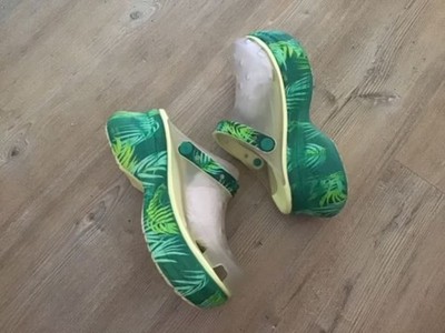 Crocs Classic Bae Turns Tropical Clogs Größe 38-39 Top Zustand