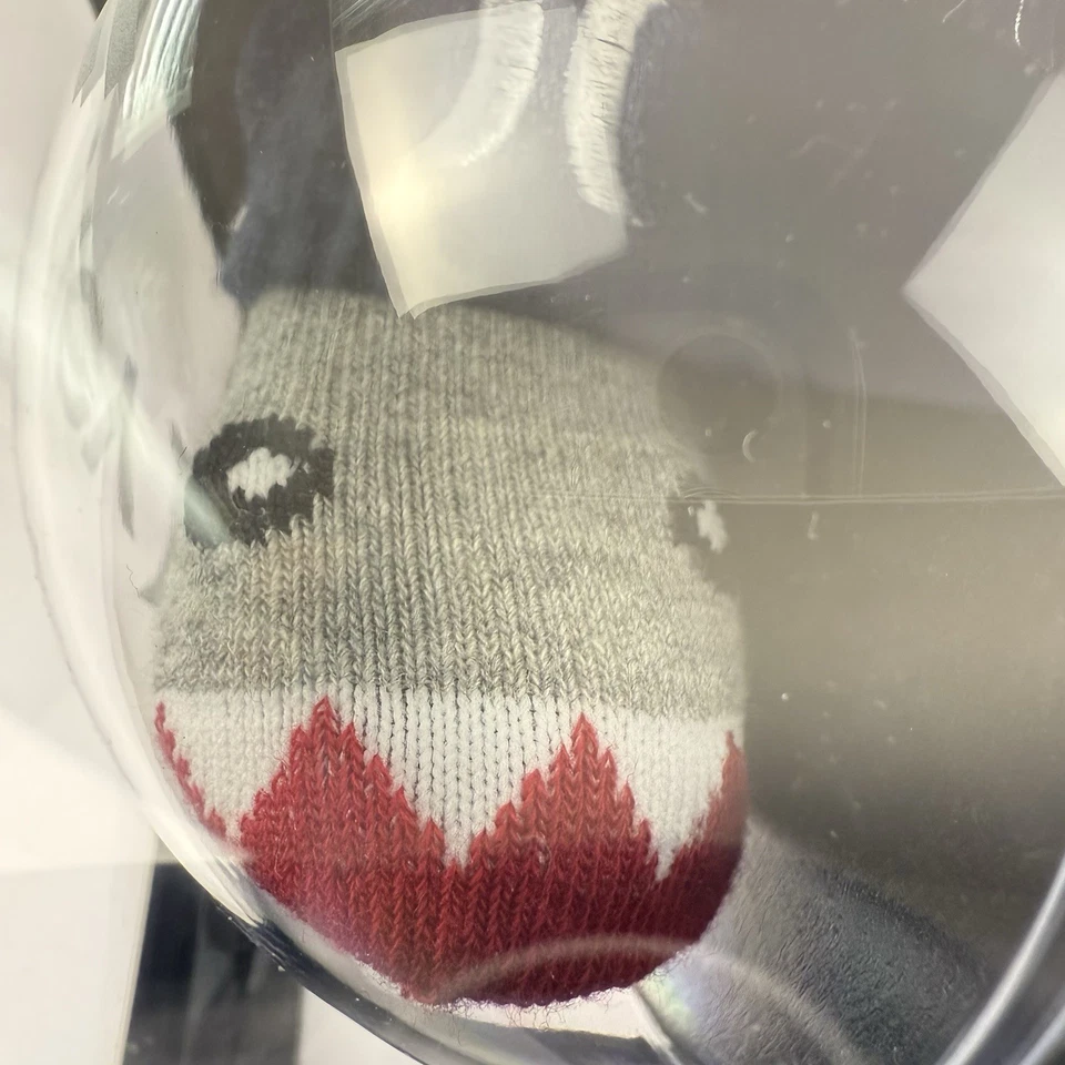 Hurley Recién Nacido Navidad Adorno Botines Gris Rojo Bebé Calcetines 0-6 Meses Nuevo en Caja Foto 4 de 4