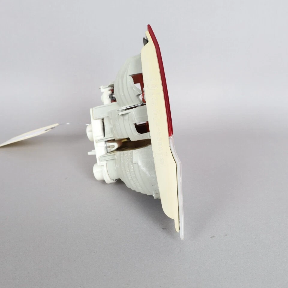 Lanterna traseira direita 2006-2008 BMW 325i 328i 330i 335i Sedan 63216937460 OEM usada - Imagem 4 de 4