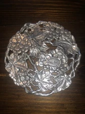 Vintage Arthur Court Trivet Hot Plate Plant Stand 7.5” Grapevines ‘95 Taiwan