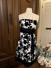white house black market strapless Velvet & Satin Dress-size4