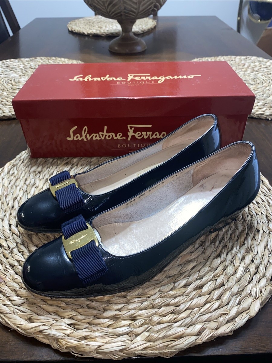 Salvatore Ferragamoヴァラ size 7(245) フェラガモ レディース