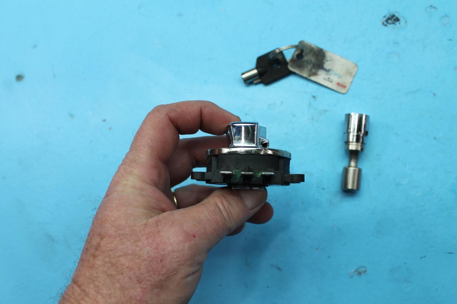 1184 07 HARLEYDAVIDSON SOFTAIL IGNITION SWITCH KNOB KEY FORK LOCK eBay