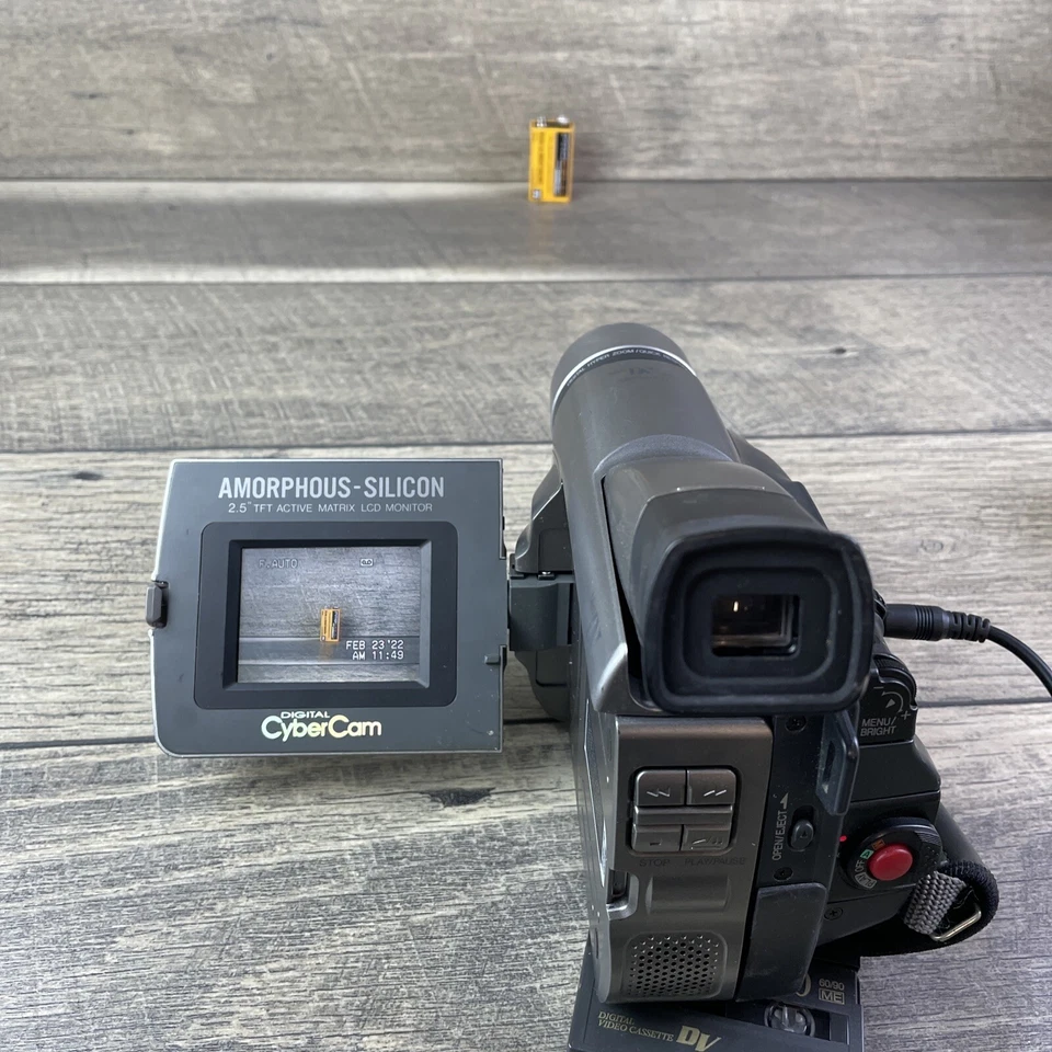 JVC GR-DVF11U Digital Video Camera - For Parts Only! - Image 2 of 4