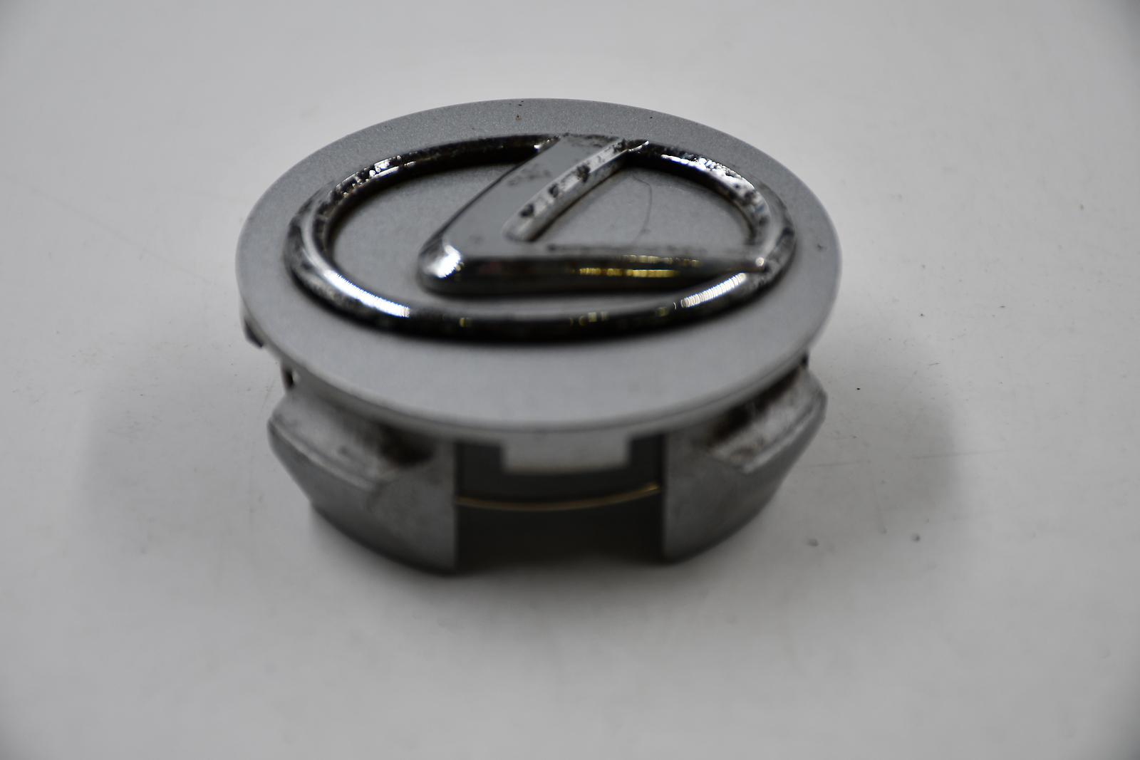 Lexus Silver w/Chrome Logo Wheel Center Cap Hub Cap LEXUS/2.5/SIL 2.5