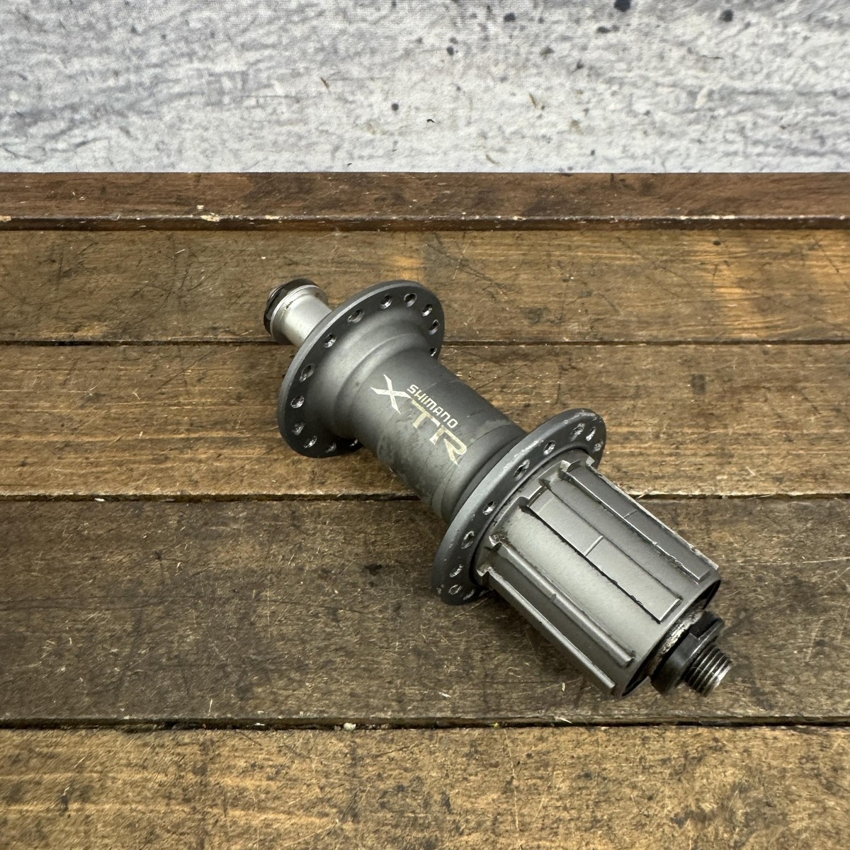 Vintage Shimano XTR FH-M950 Rear Hub 32H 90s MTB Rim Brake QR Gray
