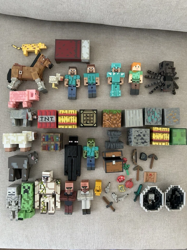 Minecraft Action Figures MASSIVE bundle 64 pieces!! Skeleton, Steve, Iron Golem  - Image 2 of 4