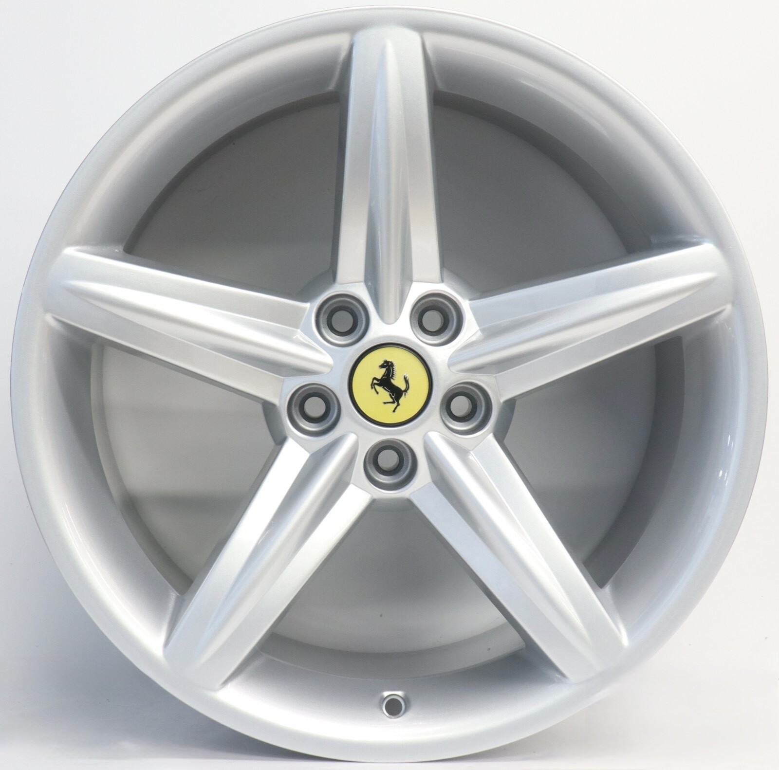 Ferrari 575 | 18" Original Wheels | Sparkling Polar Silver | OEM | Perfection