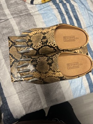 Bravest Bear Claws Size 9 Used 1 Time Really Clean Sneak Skin