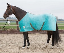 Harrys Horse Fleecedecke mit Kreuzgurt pink oder dunkelblau 125 cm 165 cm