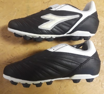 youth size 4 soccer cleats