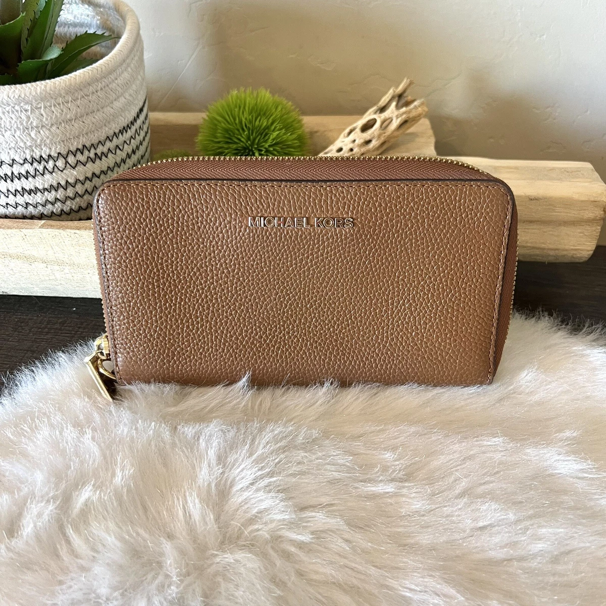 Michael Kors Zip Around Wallet