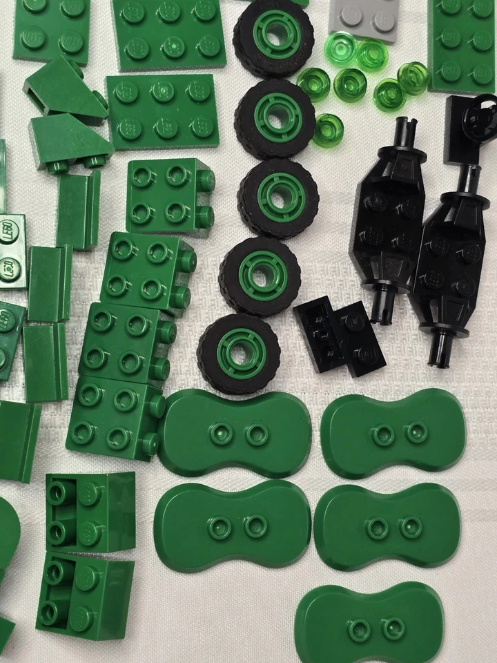 LEGO 7595 Toy Story: Army Men on Patrol Complete Green Minifigs  - Image 3 of 4