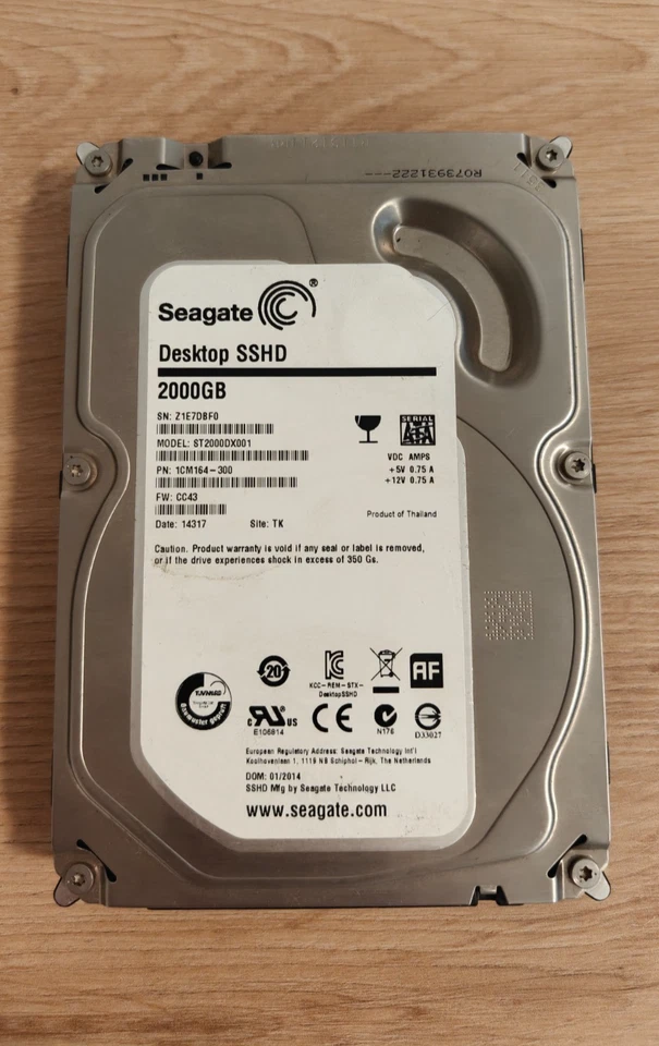 Seagate Desktop SSHD 2TB ST2000DX001 – SMART Gut – Hybrid HDD – SATA 3,5", TOP - Bild 1 von 4