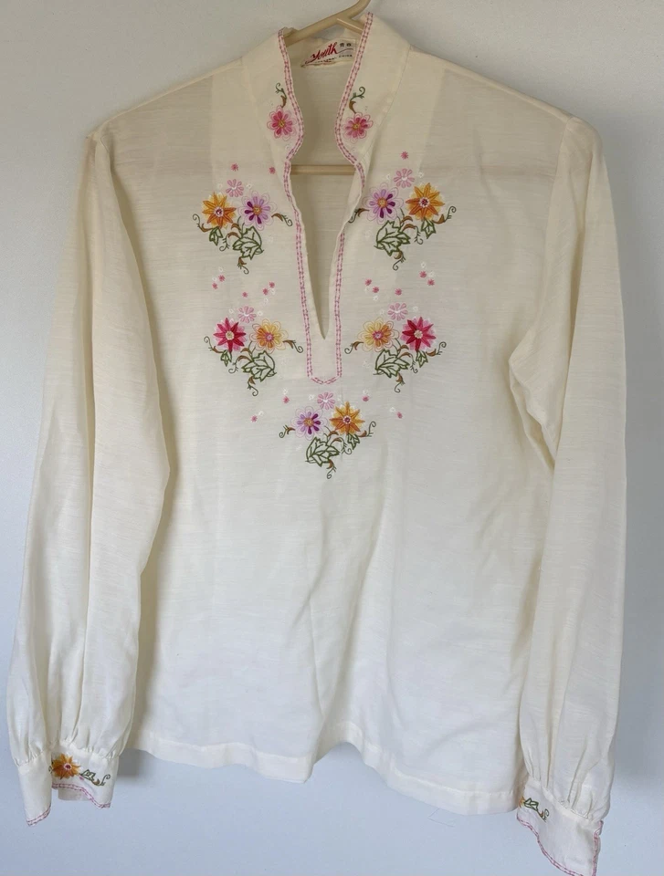 Top campesino bordado BOHO marca juvenil vintage talla 38 buen estado usado Foto 2 de 4