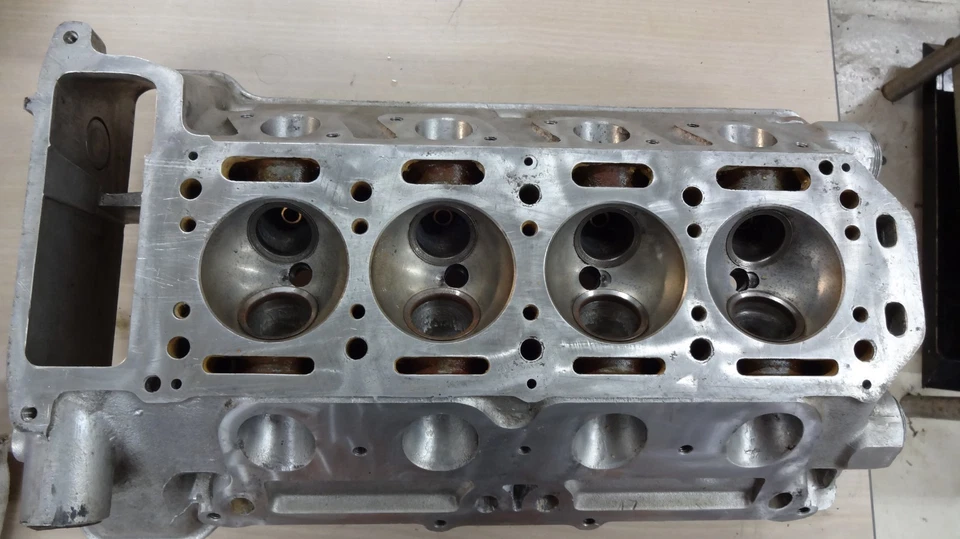 Culata Alfa Romeo 105 1600 Foto 2 de 4