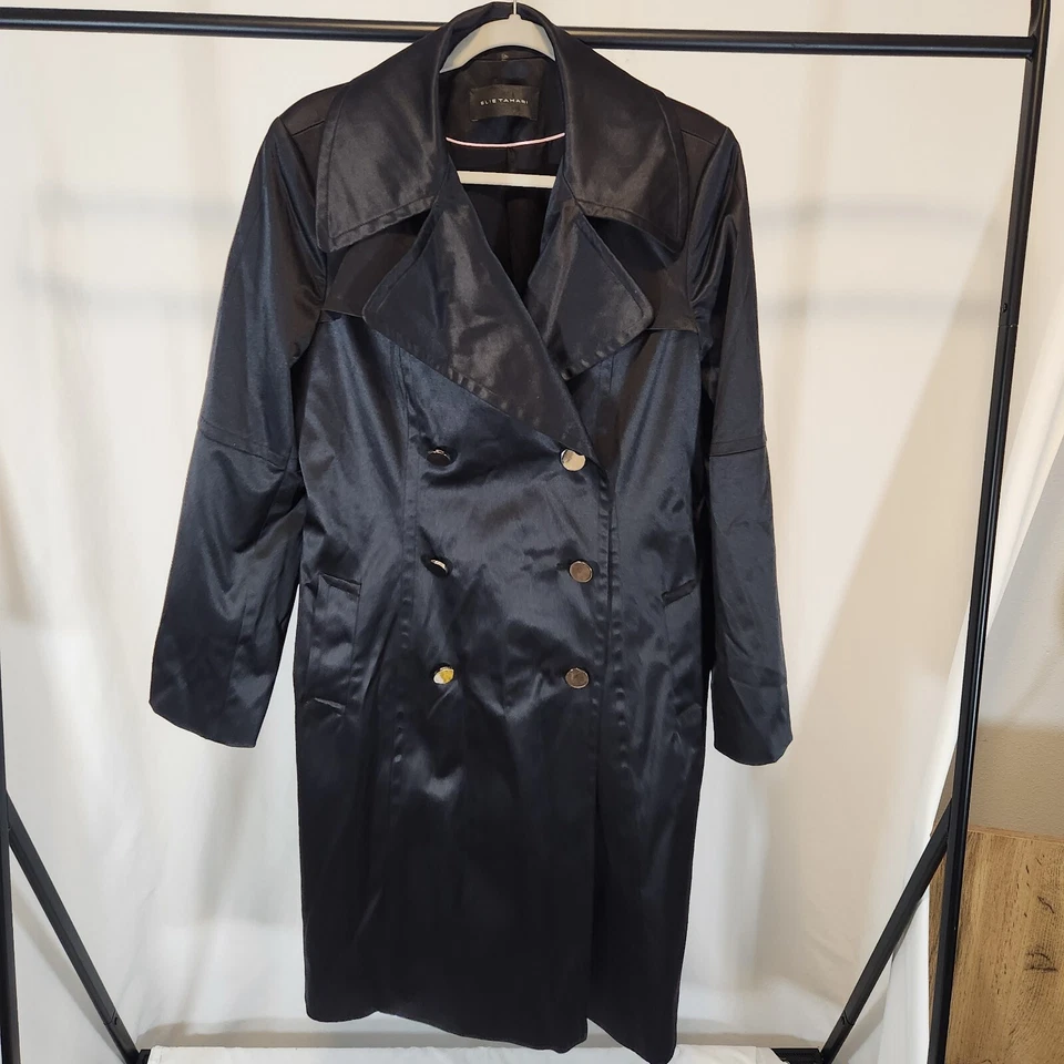 Gabardina Elie Tahari negra con cinturón doble bolsillo en el pecho talla 10 longitud media Foto 2 de 4