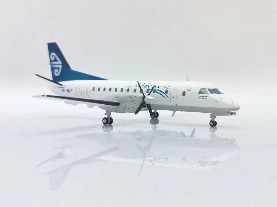 Modelo diecast JC Wings 1:200 Air New Zealand Link (Air Nelson) Saab 340A ZK-NLP Foto 4 de 4