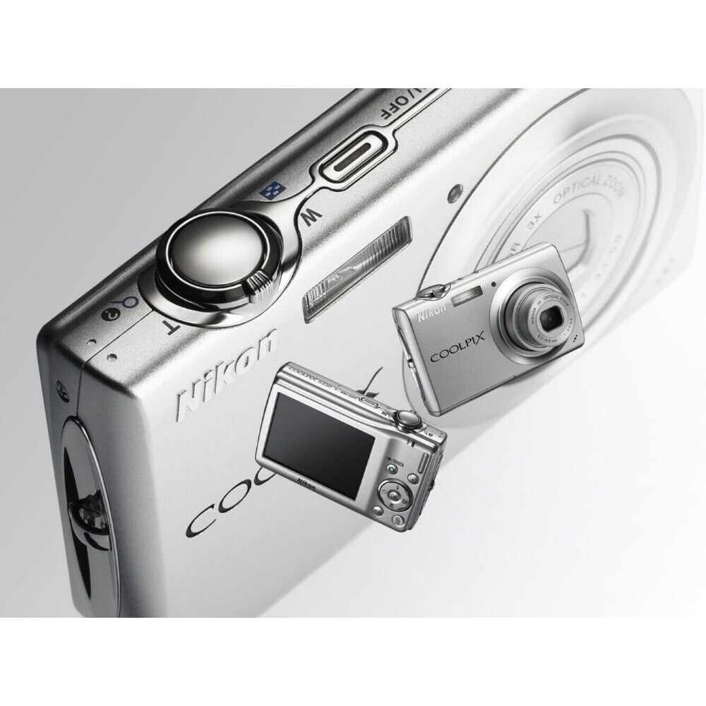 Nikon COOLPIX S220 Digital Camera 10.0MP 3x Optical Zoom CCD CMOS