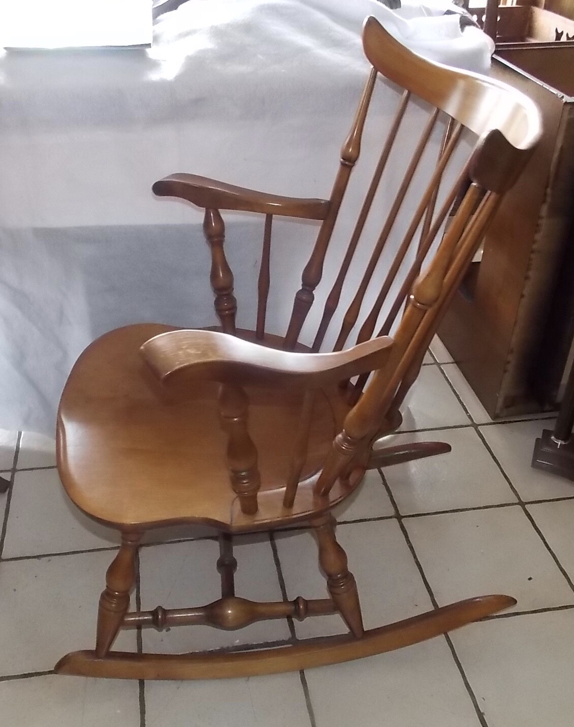 Maple Ridge Rocking Chairs Maple Nichols & Stone Rocker / Rocking Chair (R226) | eBay