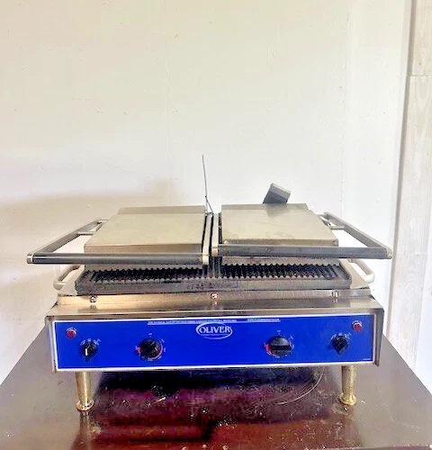 "OLIVER 502N" COMMERCIAL DUAL PANINI/ SANDWICH GRILL W/CAST IRON GROOVED PLATES