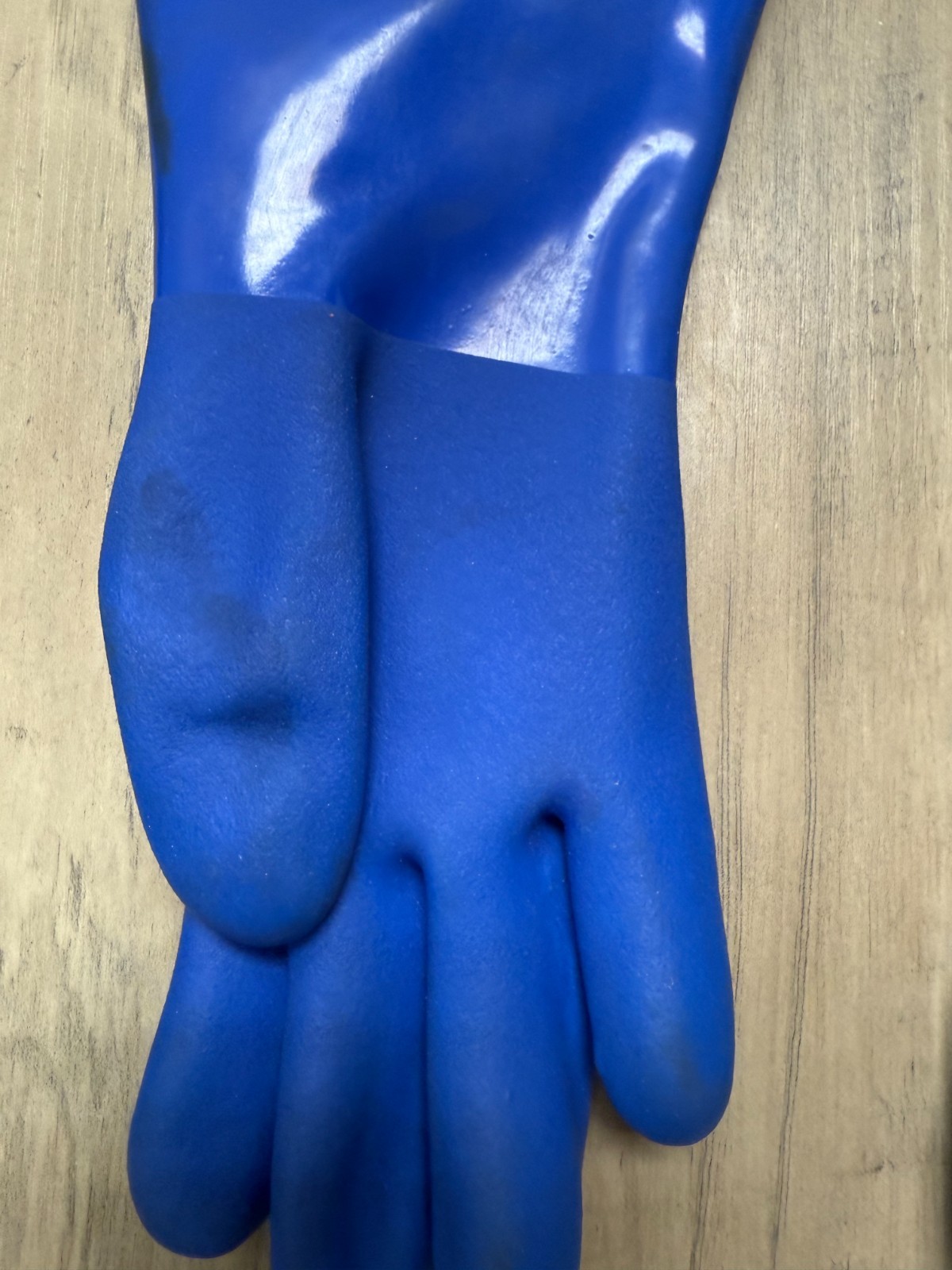 212 Performance Chemical, Liquid, and Heat Resistant Gloves Medium READ