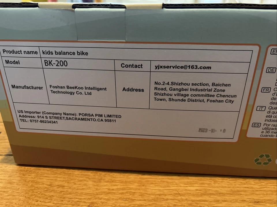 Bicicleta de equilibrio para niños - niño pequeño. Ruedas traseras negras y coloridas Foto 2 de 2