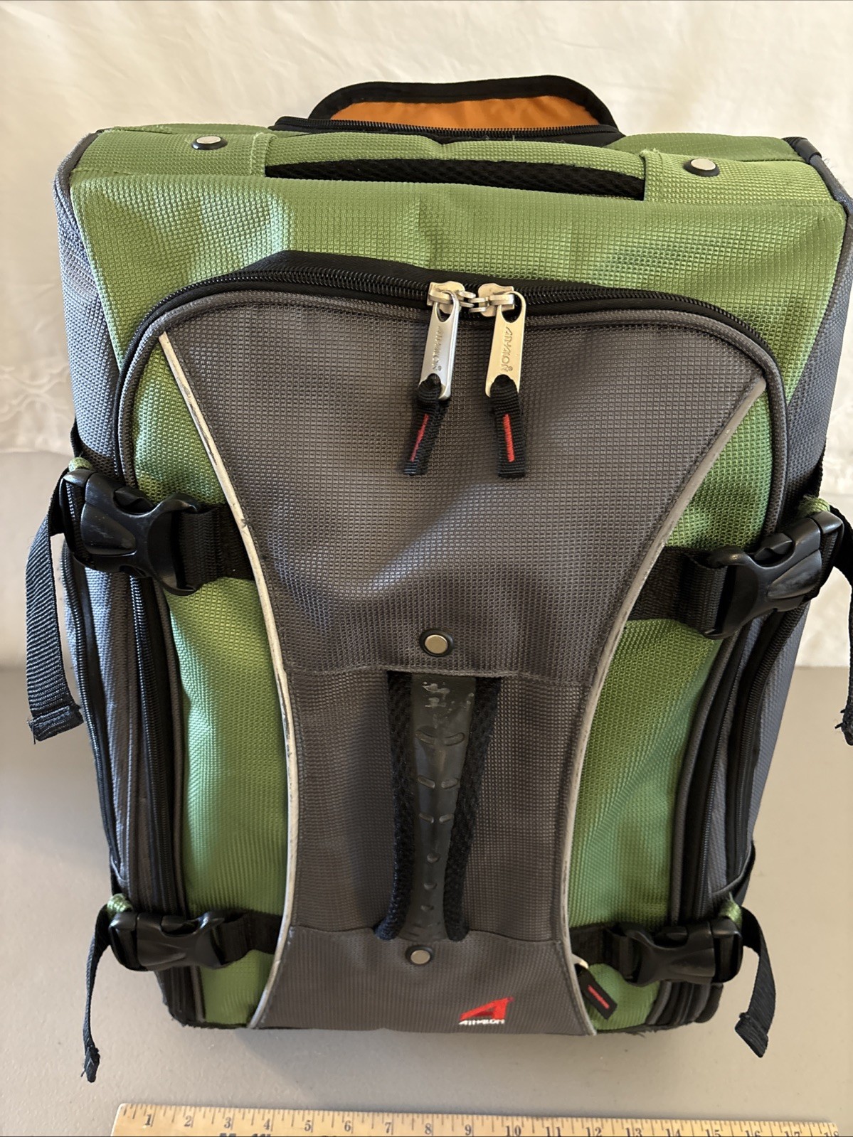 20 Inch Green Hybrid Travelers Rolling Suitcase/duffel