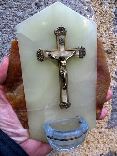ANTIQUE BRONZE BENITIER CROSS WITH MOTHER OF PEARL INLAY AND CHRIST / BROWN AND LIGHT ONYX
