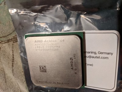 AMD Athlon 64 3000+  Sockel 939 CPU ADA3000DAA4BP
