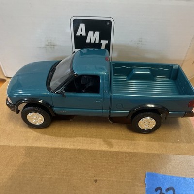 AMT ERTL #6118 Teal Green Met. 1994 Chevrolet S10 4x4 1/25 Dealer Promo Model