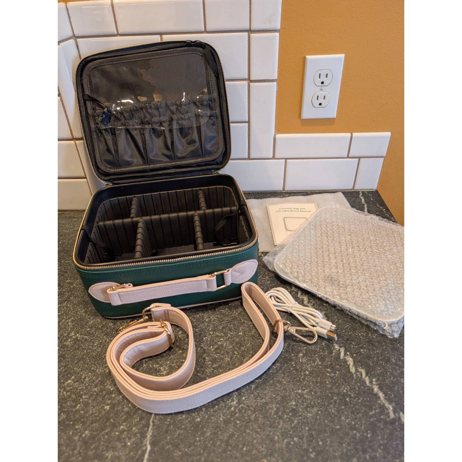 Green Bee LED Mirror Makeup Train Case Cosmetic Travel Bag Pink Strap NEW