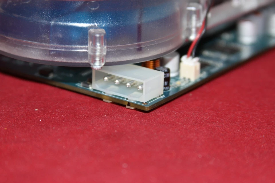 HIS IceQ ATI Radeon HD 4670, 1GB 128BIT DDR3, AGP Graphics Card (H467QS1GHA) - Image 4 of 4