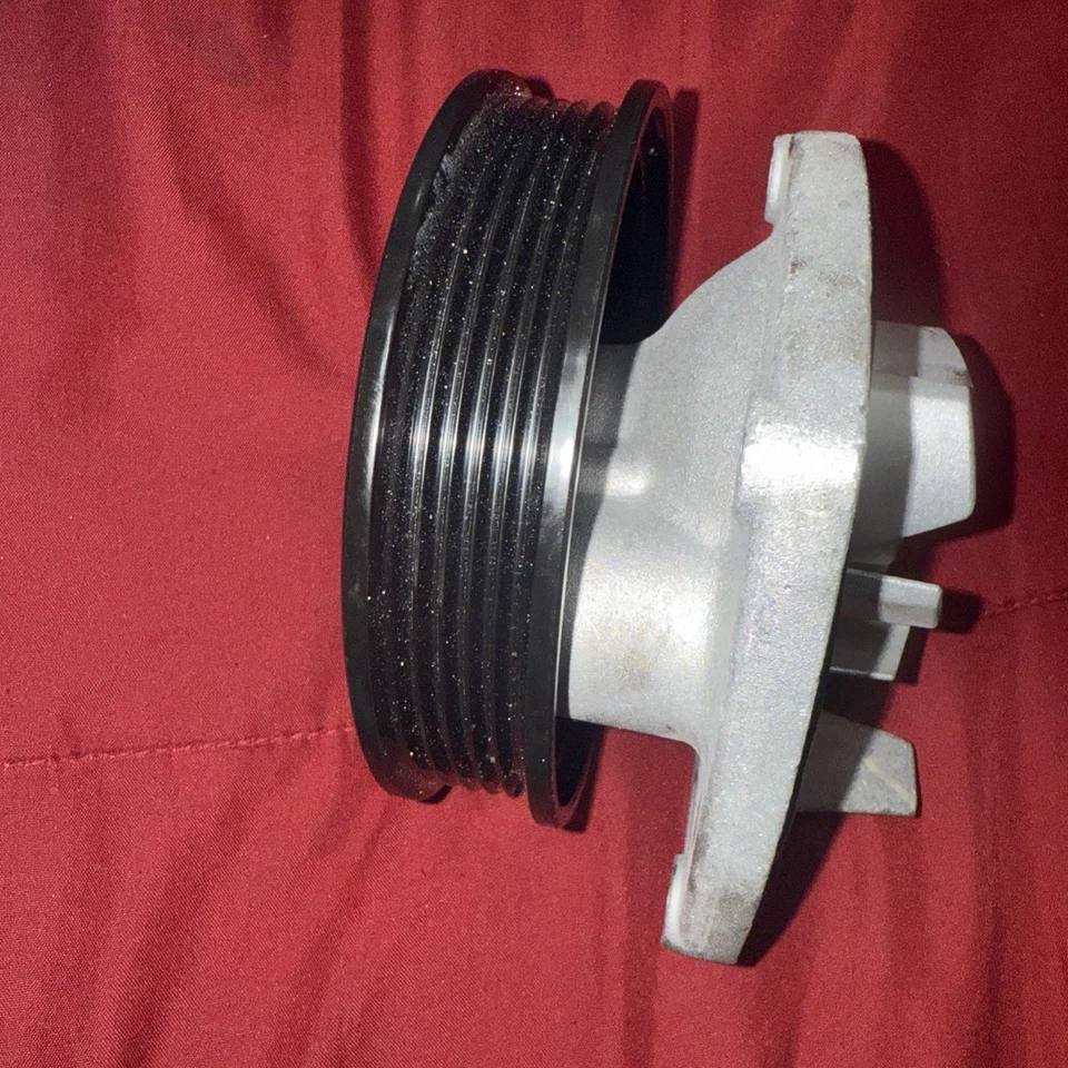 Chevrolet Malibu LT 2017 1,5 L L4 motor turbo gasolina refrigerante bomba de agua OEM Foto 2 de 3