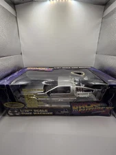Diamond Select Back to the Future 2 DeLorean Time Machine 1/15th Scal Never Open