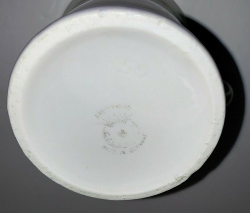 Taza de porcelana blanca con banda floral colorida con ondas de azul iridiscente - Imagen 9 de 10