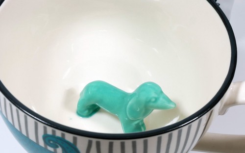 Over The Moon Hot Dog Dachshund in Large Tea / Coffee Cup MIB - Picture 5 of 6