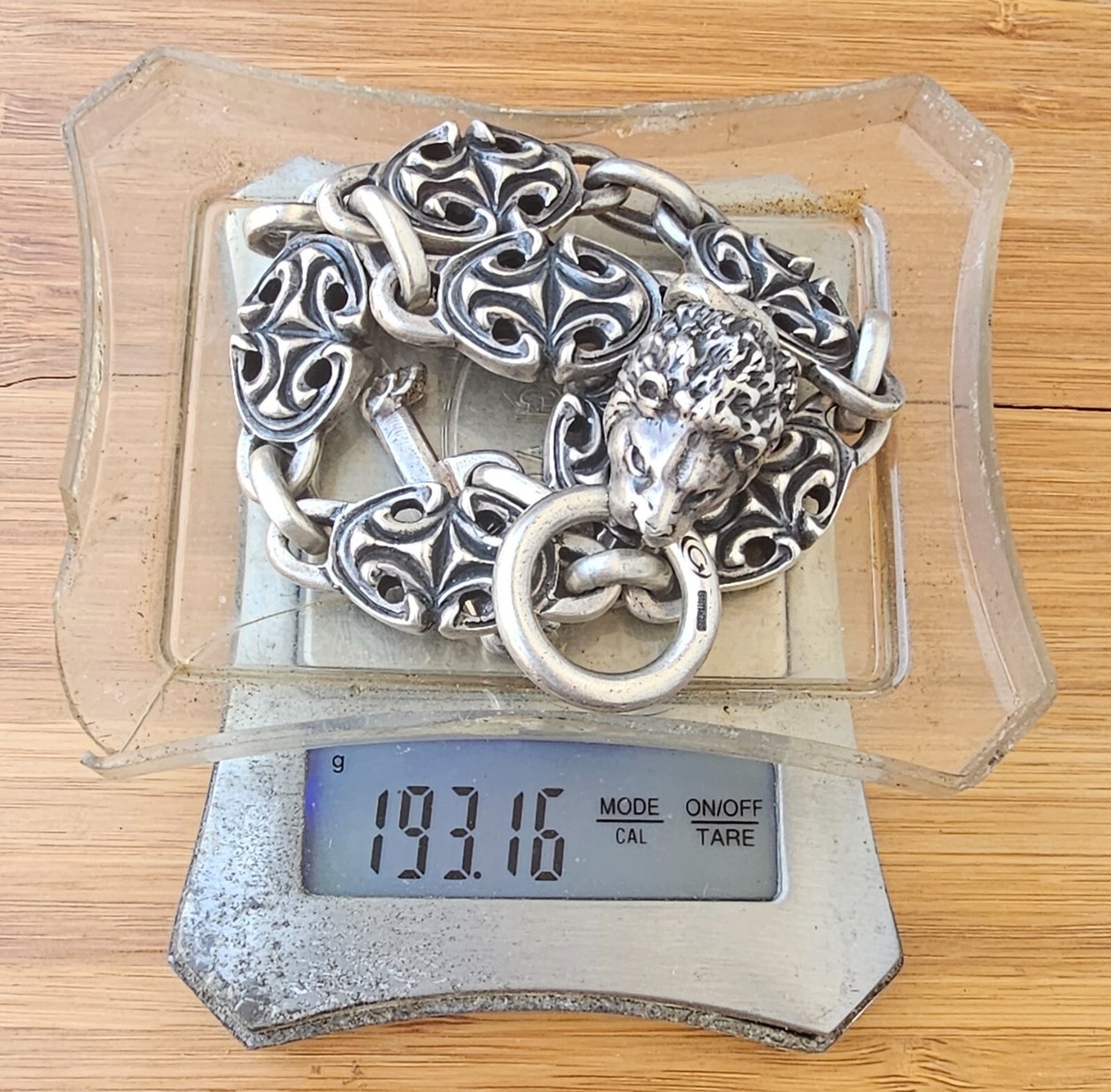 Gaboratory Lion - Oval Sculpted Links & T Bar 2 Skull Clasp 925