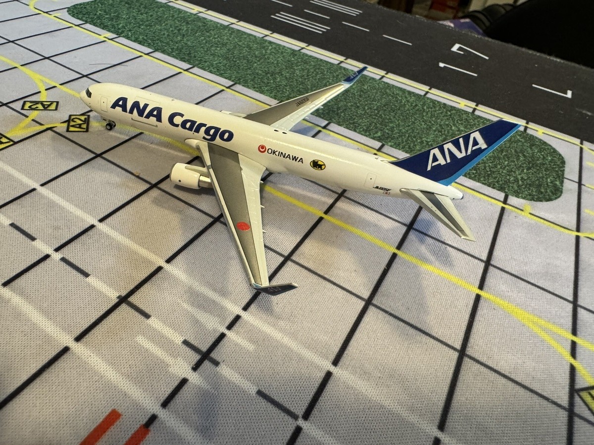 ❶　1/400　ANA CARGO　BOEING767-300ER JA602F JA602F ANA Cargo Boeing 767-381F Photo by SS3-4431 | ID