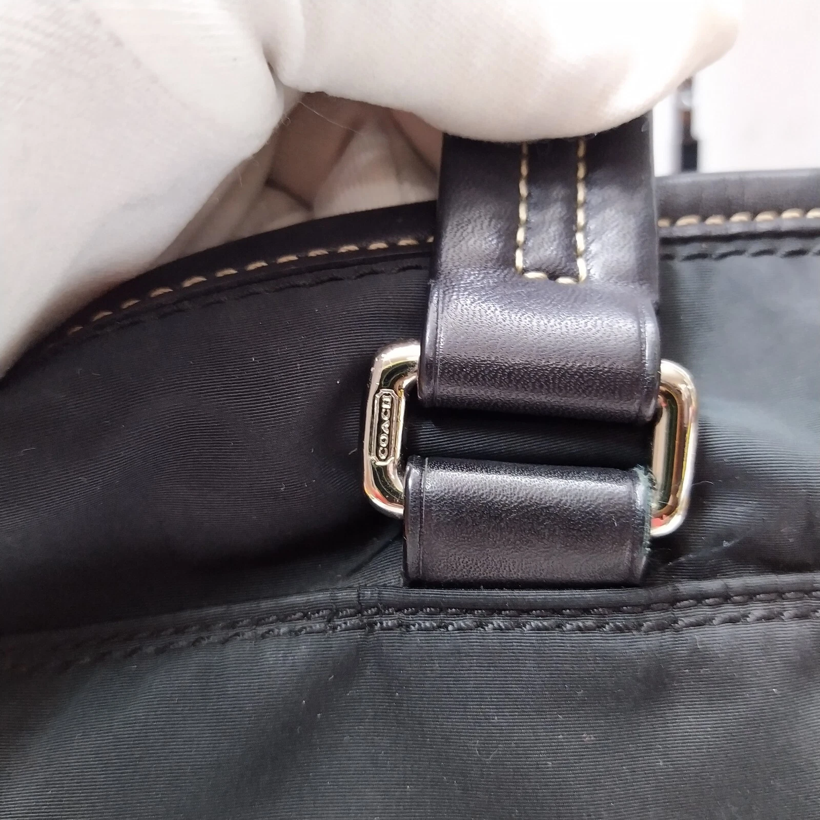 Borsa a tracolla Coach Leatherwear nero nylon finiture in pelle portachiavi cerniera