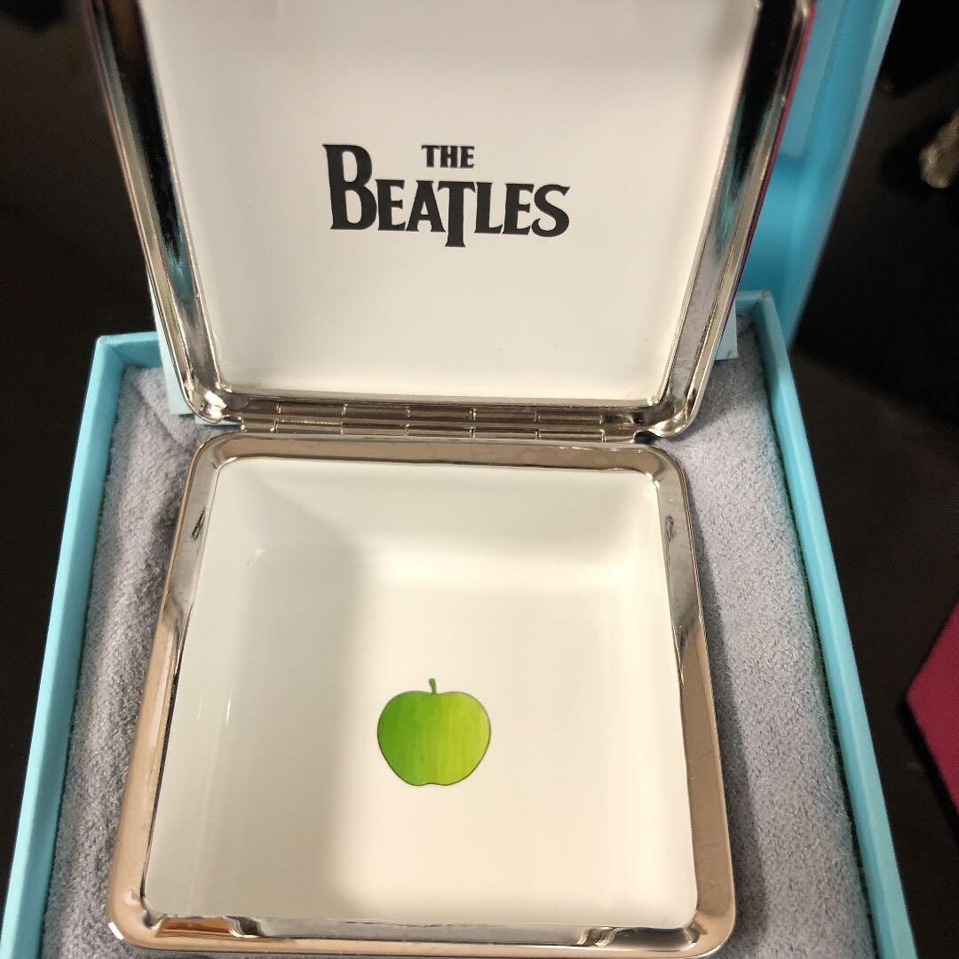 Halcyon Days BEATLES Revolver Enamel Box 5.6×5.6cm Limited to 250