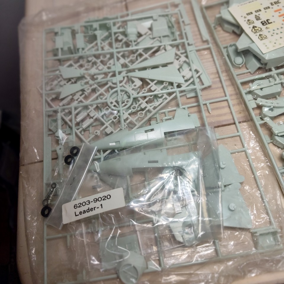 Monogram Go Bots LEADER-1 Model Kit Robot Supersonic Jet Read | eBay