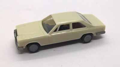 Miber 1:87 Rolls-Royce Camargue Coupé cremeweiß Mulliner Park Ward (76)