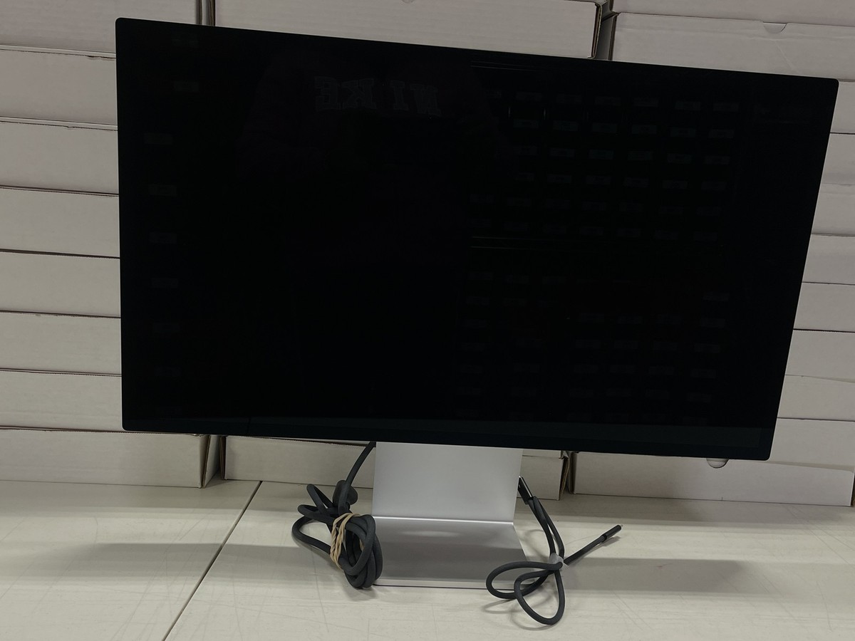 Apple Studio Display Standard Glass with Tilt Adjustable