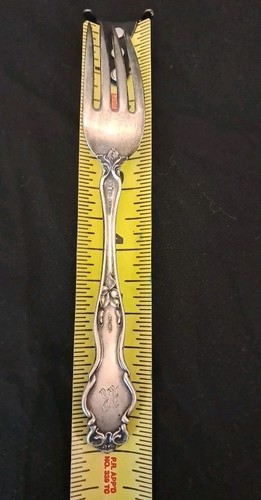 Tenedor de plata esterlina Irian by Wallace 7" con monograma "R" 50 gramos - Imagen 7 de 7