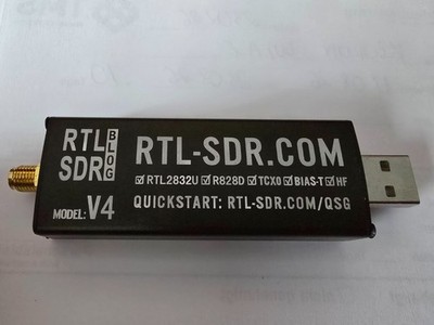 Komplettes RTL-SDR Blog V4 Set + Sirio Discone + 10m Kabel + Balkonhalterung