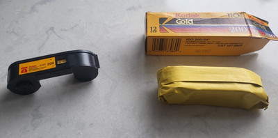 Vtg Kodak Gold 200 Color Print 110 Film C41. 12 exposures Expires 06/1997
