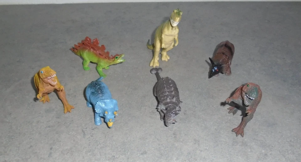 JP Jurassic Park Lot de 7 Dinosaures T-REX, Triceratops disney - Photo 1/1