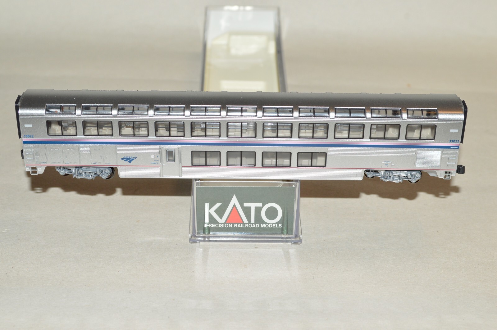 N scale Kato Amtrak phase 4b Superliner passenger car train SIGHTSEER LOUNGE