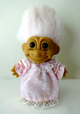 RUSS BERRIES VINTAGE TROLL DOLL 18323 LIGHT PINK HAIR NIGHTGOWN BROWN EYES GUC
